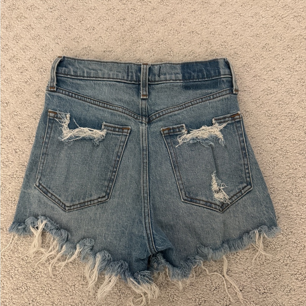 -Abercrombie & Fitch- The Mom Short/ High-Rise, Size 24/00 - Picture 3 of 4